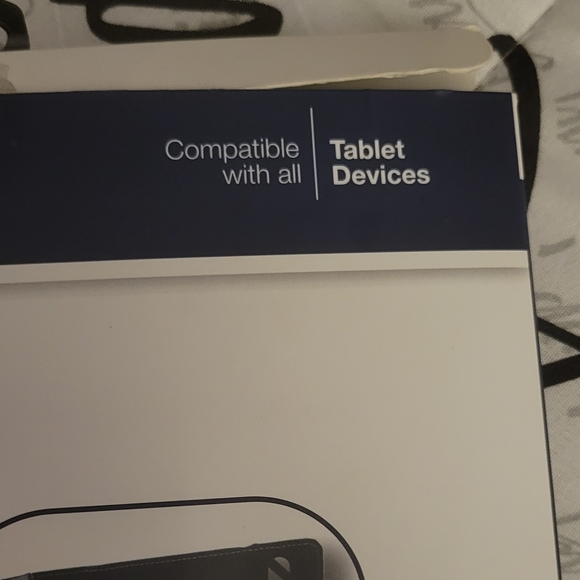 Vivitar Portfolio Case w/Stylus for iPad & tablet devices - Picture 6 of 6